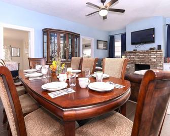 Vintage Charm in the Heart of Southern Utah - Kanab - Salle à manger