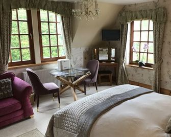 Highland Bear Lodge & Luxury Bear Huts - Inverness