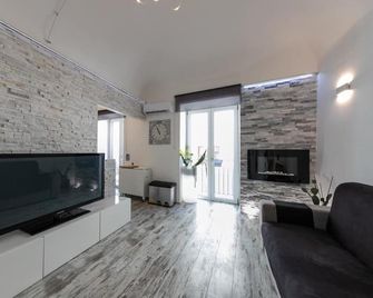 Amuri Holiday Apartment - Cefalù - Huiskamer
