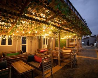 Aliviar Hotel Ibadan - Ibadan - Patio