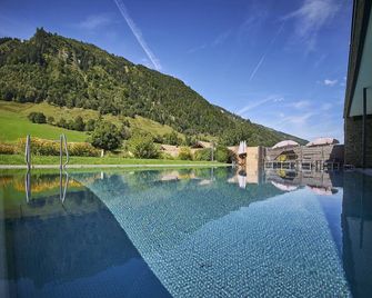 Hotel Römerhof - Fusch an der Grossglocknerstrasse - Басейн