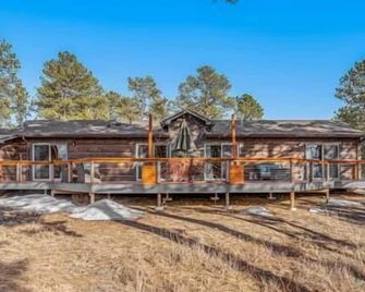 Black Forest Retreat - Colorado Springs - Building