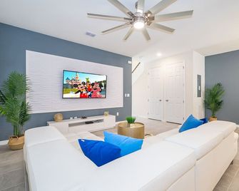 Sweet Townhouse 4Beds/3Baths/Pool/18Min Disney - Kissimmee - Salon