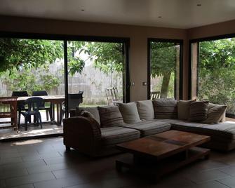 A break for two in a detached villa with SPA - Sainte-Anastasie - Servicio de la propiedad