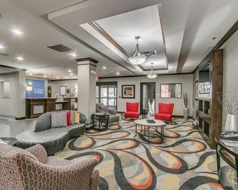 Holiday Inn Express Hotel & Suites Lubbock South - Lubbock - Lobby