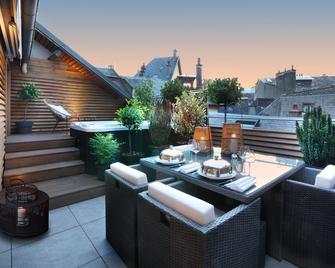 Petit Hôtel Confidentiel - Шамбері - Балкон