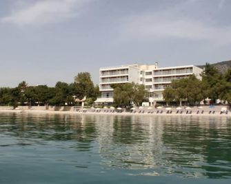 Siagas Beach Hotel - Ágioi Theódoroi - Vista del exterior