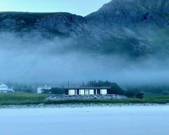 Exclusive Beach House Ramberg - Your Private Oasis - Ramberg