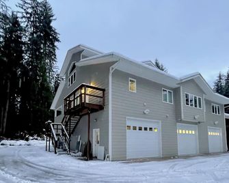 Suite Rock Near Glacier And Auke Bay Har - Juneau - Building