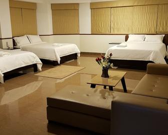 Hotel Costa Riviera - Mala - Bedroom