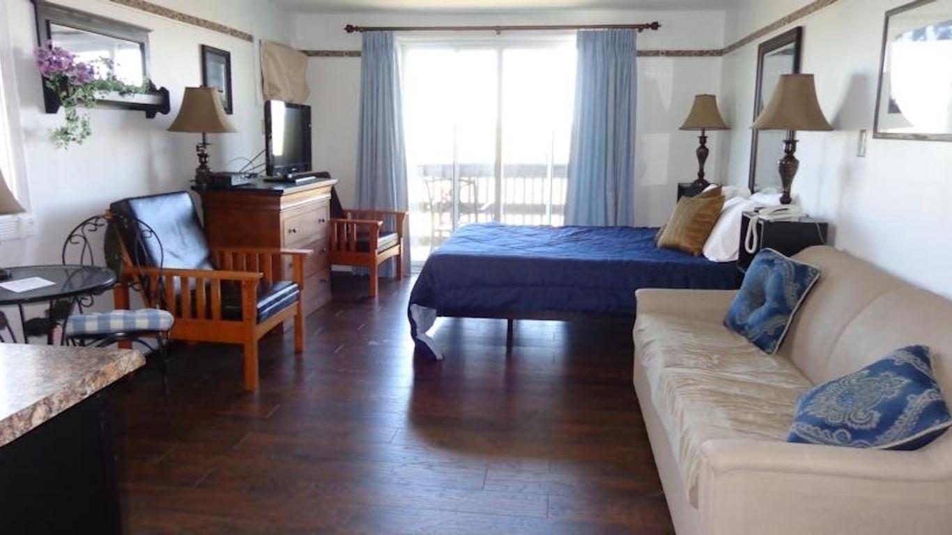 Jonathan's Ocean Front Studio Suites Hampton Beach!