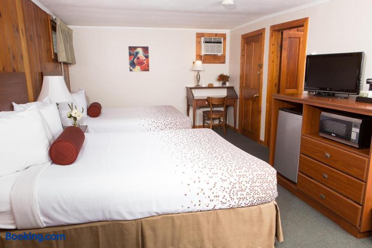 Knotty Pine Motel 93 1 3 Bennington Hotel Deals Reviews