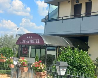Oliver Hotel - Anghiari - Edificio