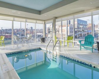 Home2 Suites by Hilton - Kansas City Downtown - Kansas City - Pool