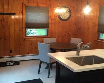 Recently updated ranch in the village of Clifton Springs, NY - Clifton Springs - Salle à manger