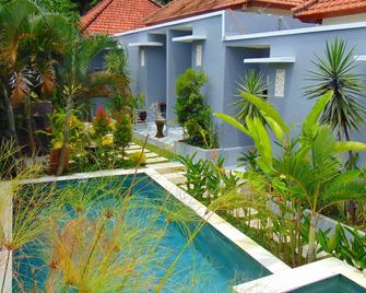 Batu Kandik Homestay - South Kuta - Piscina