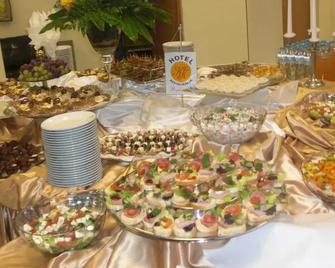 Hotel Rydzewski - Elk (Polonia) - Buffet