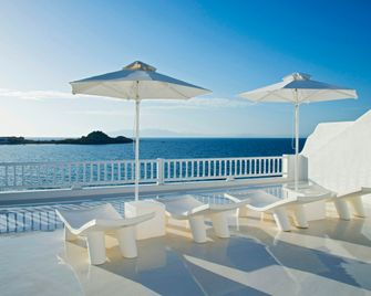 Petasos Beach Resort & Spa - Small Luxury Hotels of the World - Platis Gialos - Balcon
