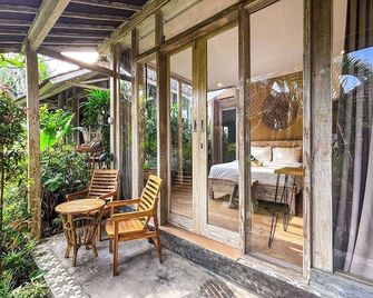 Villa Alisha Pererenan - North Kuta - Innenhof