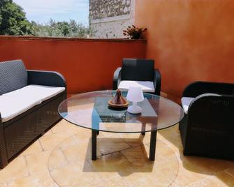 Villa Artemia Maison Vigneronne - Chambre D Hôtes-B&b-Piscine Et Spa - Sigean