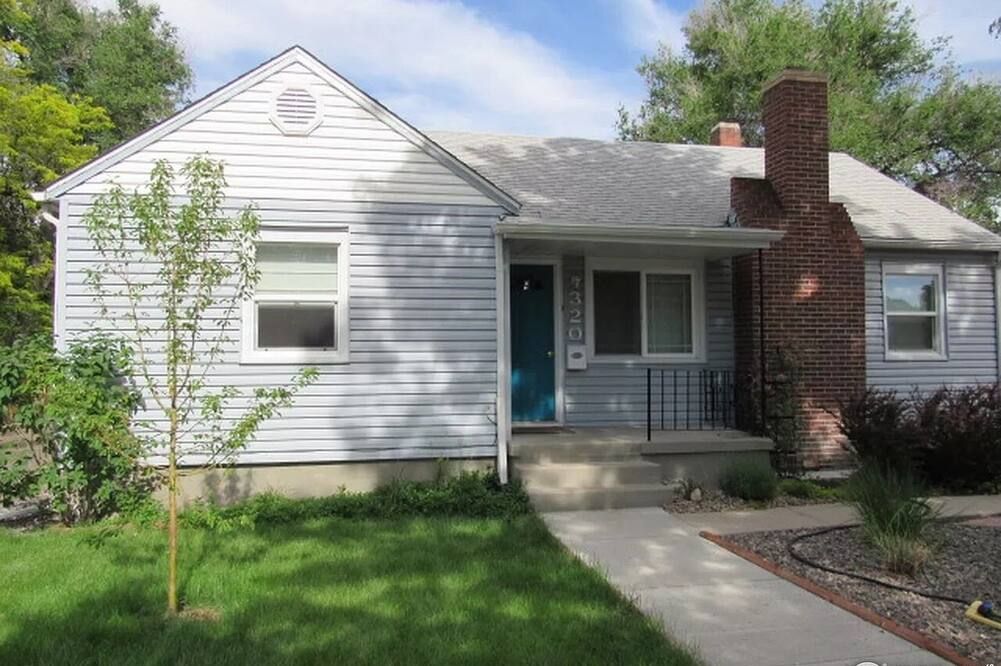 Cozy Basement Suite Near Downtown (Non-Smoking) - Fort Morgan - Gebouw