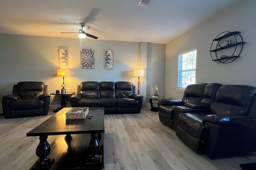 House - יוסטון - סלון