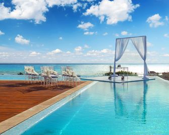 The Fives Downtown Hotel & Residences, Curio Collection by Hilton - Playa del Carmen - Pool