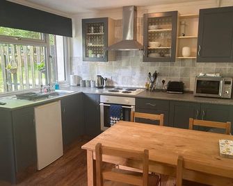 Painters Cottage, 2-Bed Chalet nr St Ives & Hayle - St. Ives - Cuisine