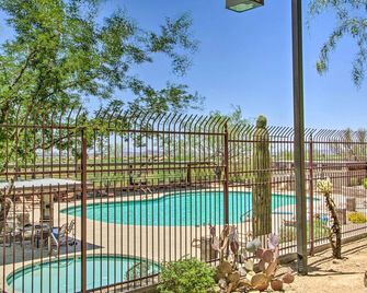Pool and Hot Tub Access Home in North Phoenix - Anthem - Piscina