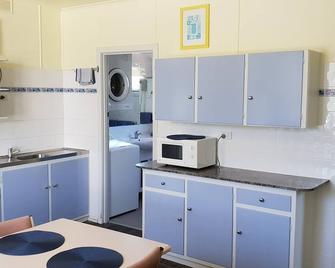 Modra's Apartments - Tumby Bay - Kitchen