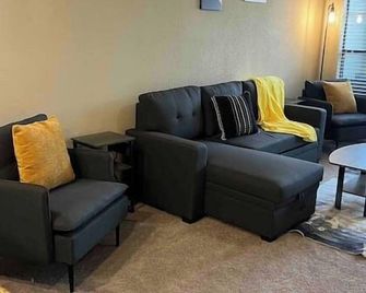 Hill Country Hiatus! - Austin - Huiskamer