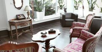 Wzgórze Toskanii Conferences & Restaurant - Przeźmierowo - Living room