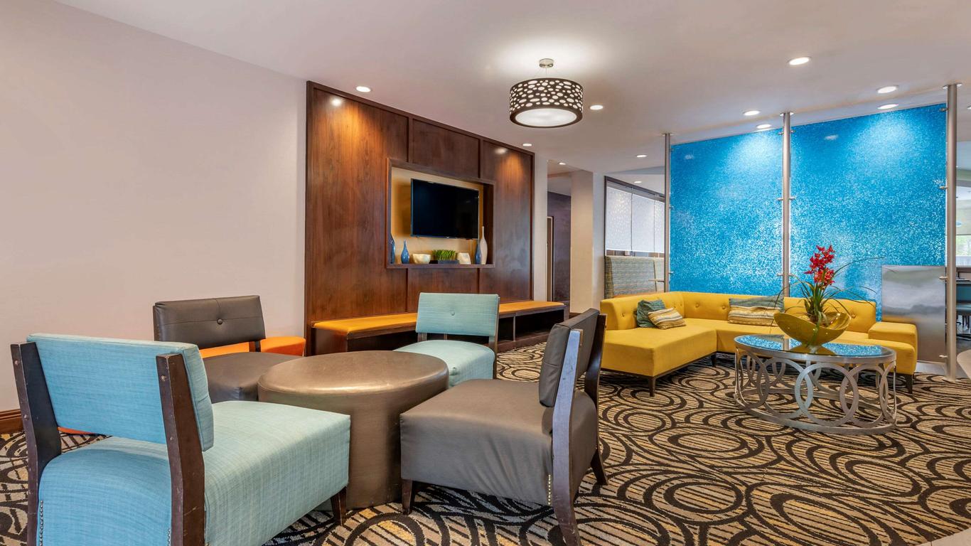 Comfort Suites Fort Lauderdale Airport South & Cruise Port