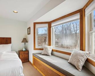 River's Edge 308 - Stowe - Bedroom