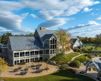 The Matador - Home On Bvgc Course - Woodstock - Building