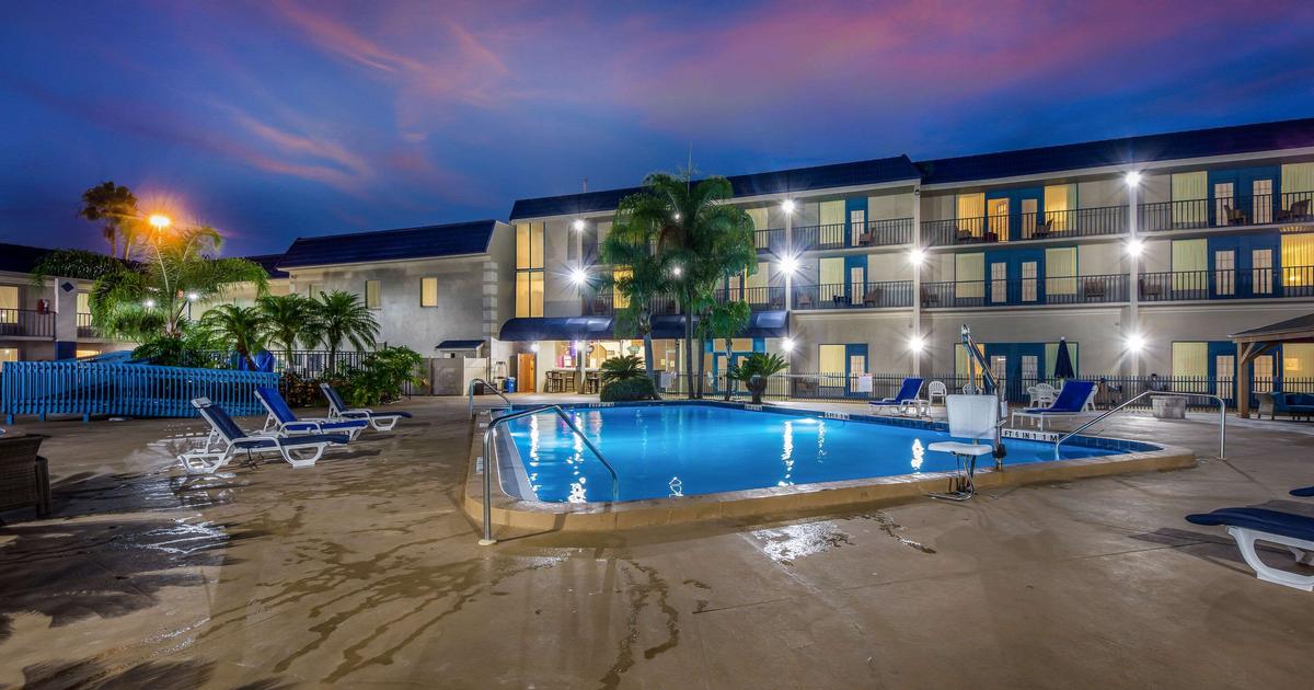 Clarion Inn and Suites Central Clearwater Beach from $76. Clearwater Hotel  Deals & Reviews - KAYAK