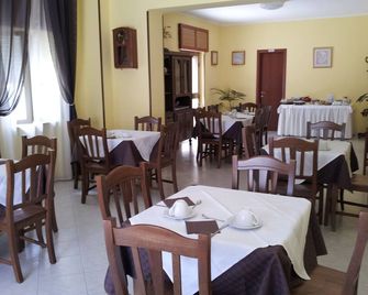 Holiday B&B - Vico del Gargano - Restaurante