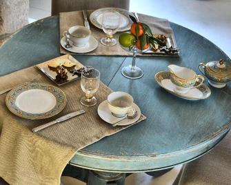 Scilla Maris Charming Suites - Noto - Restaurant