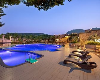 Vikrama Heritage Resort Pavagadh - Hālol - Pool
