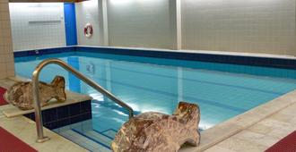 Hotel Meran Hallenbad & Sauna - Sarrebruck - Piscine