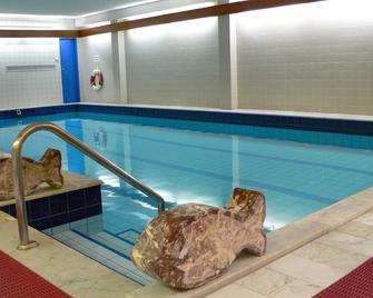 Hotel Meran Hallenbad & Sauna - Saarbruecken - Pool