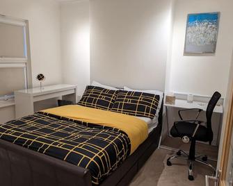 Fully-equipped flat in the city of London - London - Bedroom