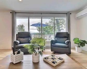 The Cove Home - Jemseg - Living room