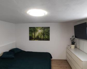 Holiday apartment Lohfelden for 1 - 2 persons with 1 bedroom - Holiday apartment - Lohfelden - Chambre