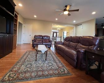 Anam Cara--Woodland Setting Near Ark Encounter! - Corinth - Sala de estar