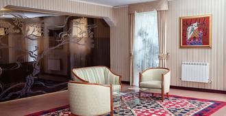 City Hotel Tien Shan - Almaty - Living room