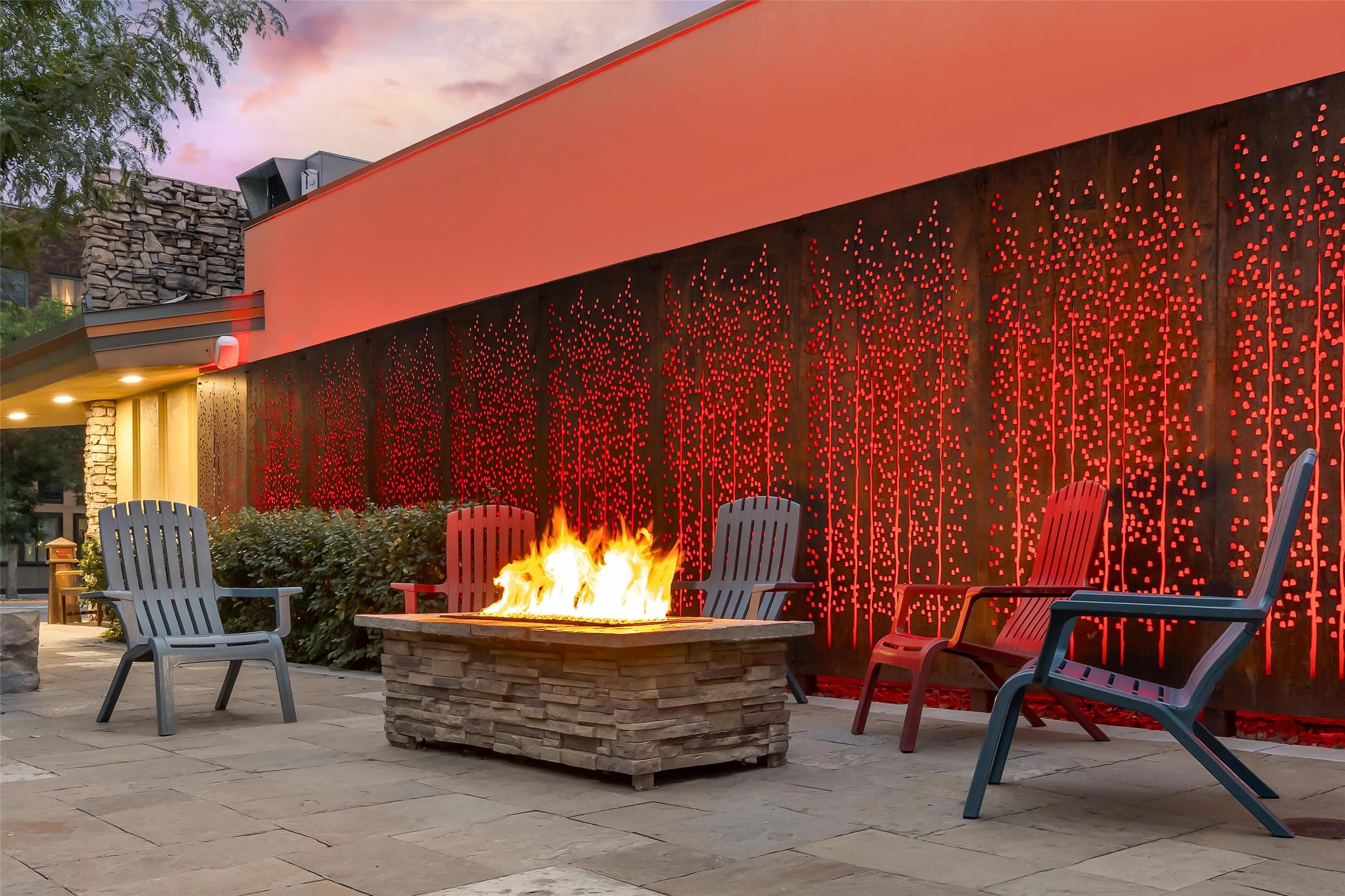 Best Western Plus Clocktower Inn - בילינגס - פטיו