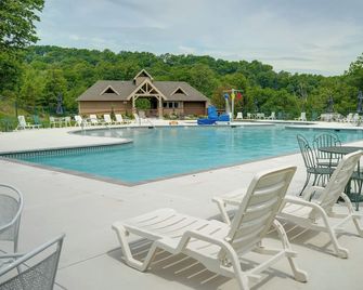 Spacious Modern Home about 1 Mi to Camelback Mountain! - Tannersville - Kolam