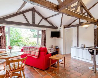 The Nest Box, Pet Friendly, Character Holiday Cottage In Diss - Diss - Вітальня