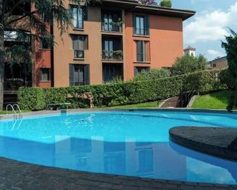 Cozy Two-room apartment Fiera Rho Milan - San Siro - Mailand - Pool